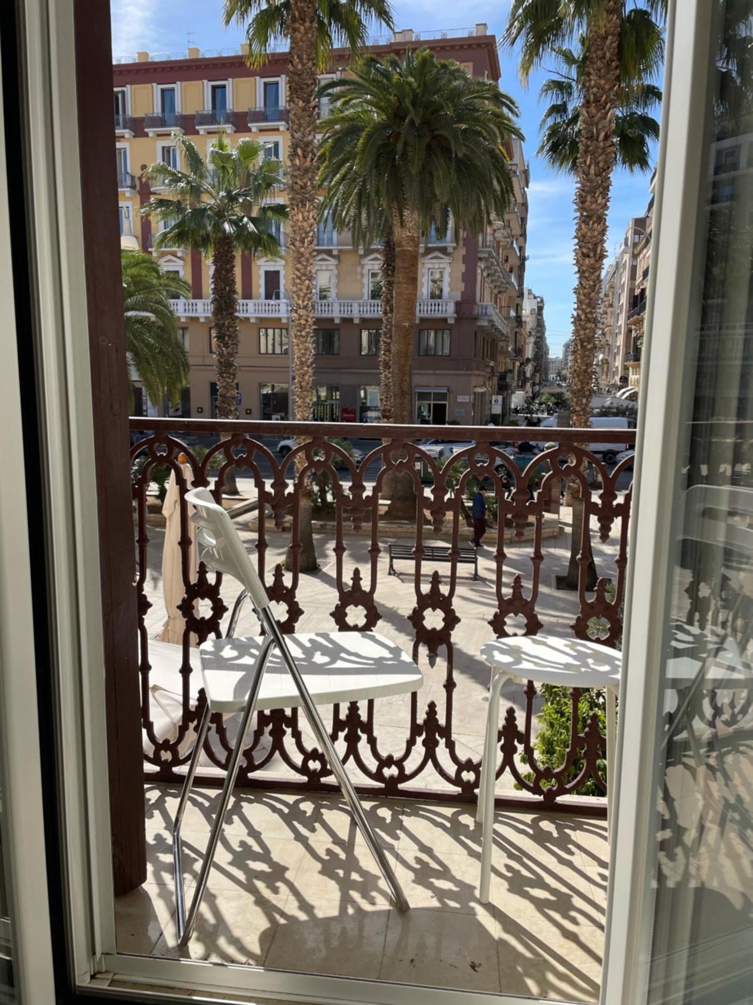 Palm Central House Бари Екстериор снимка