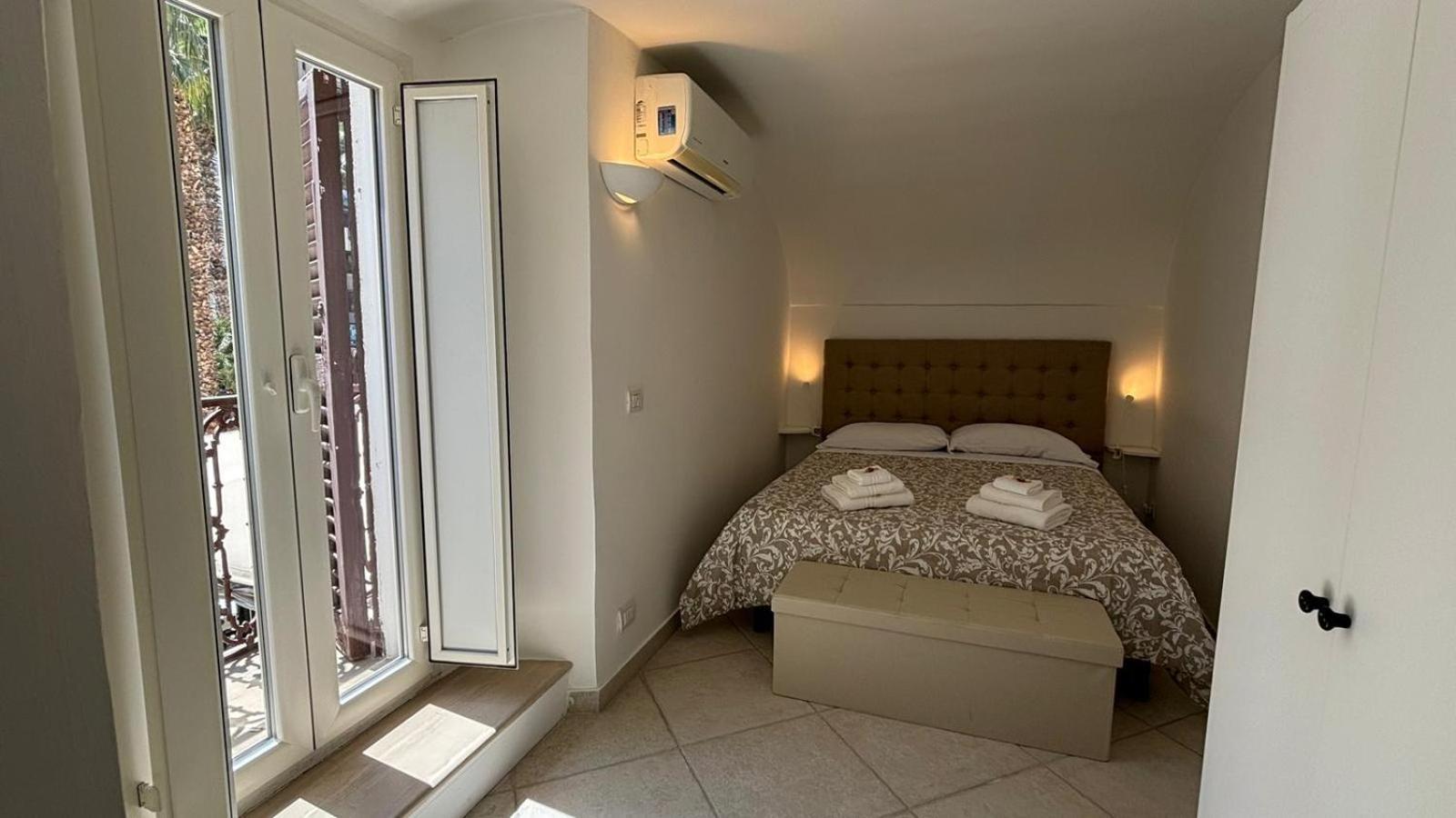 Palm Central House Бари Екстериор снимка